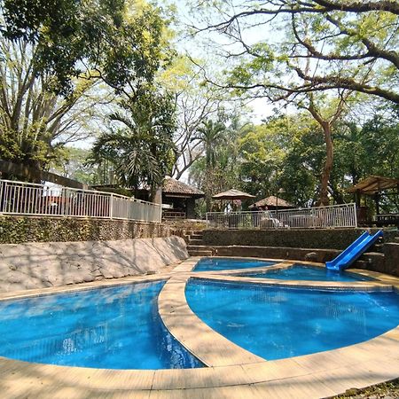 Grand Mulia Sakinah Boutique Resort Pandaan Pasuruan Buitenkant foto