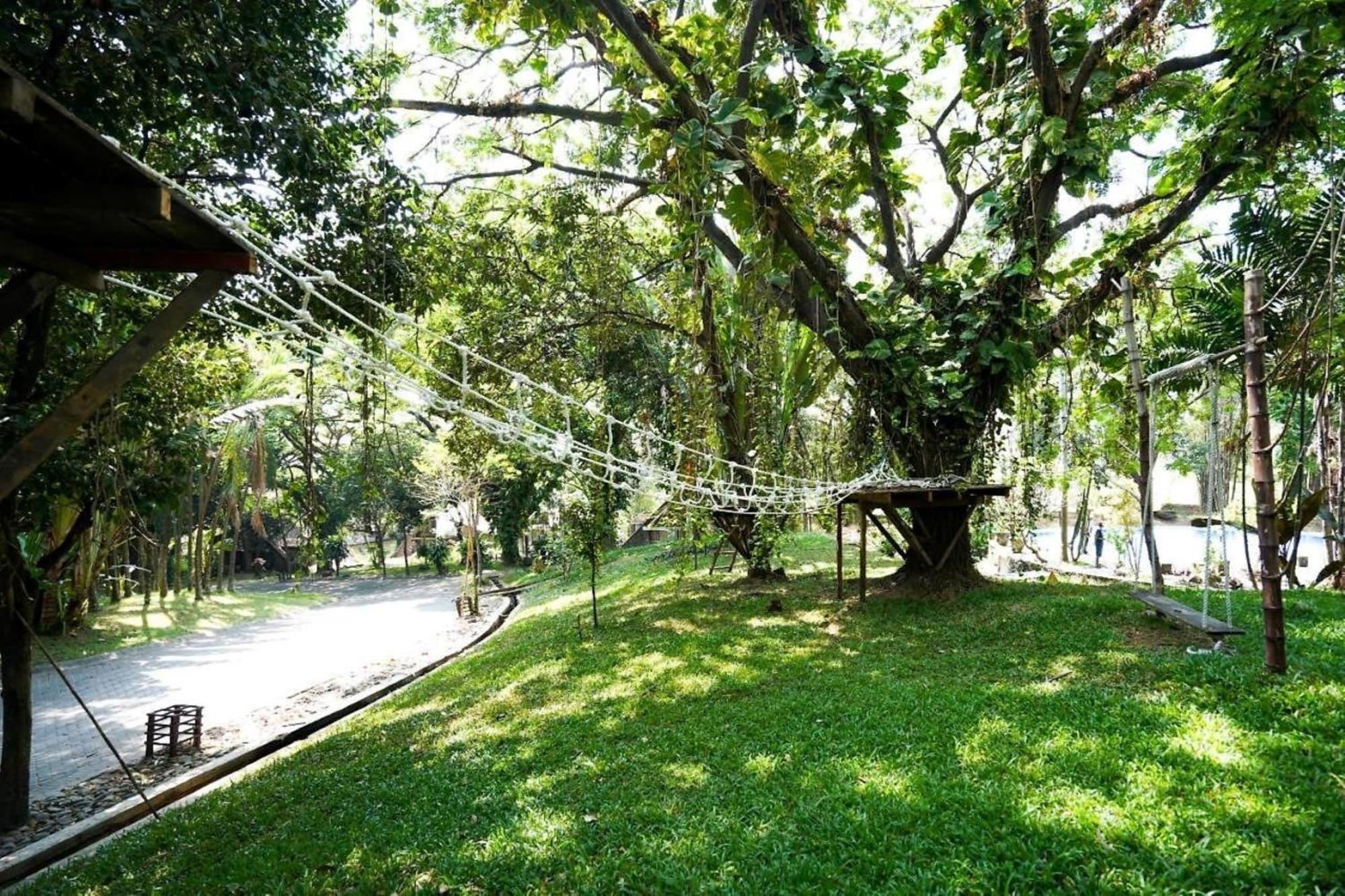 Grand Mulia Sakinah Boutique Resort Pandaan Pasuruan Buitenkant foto