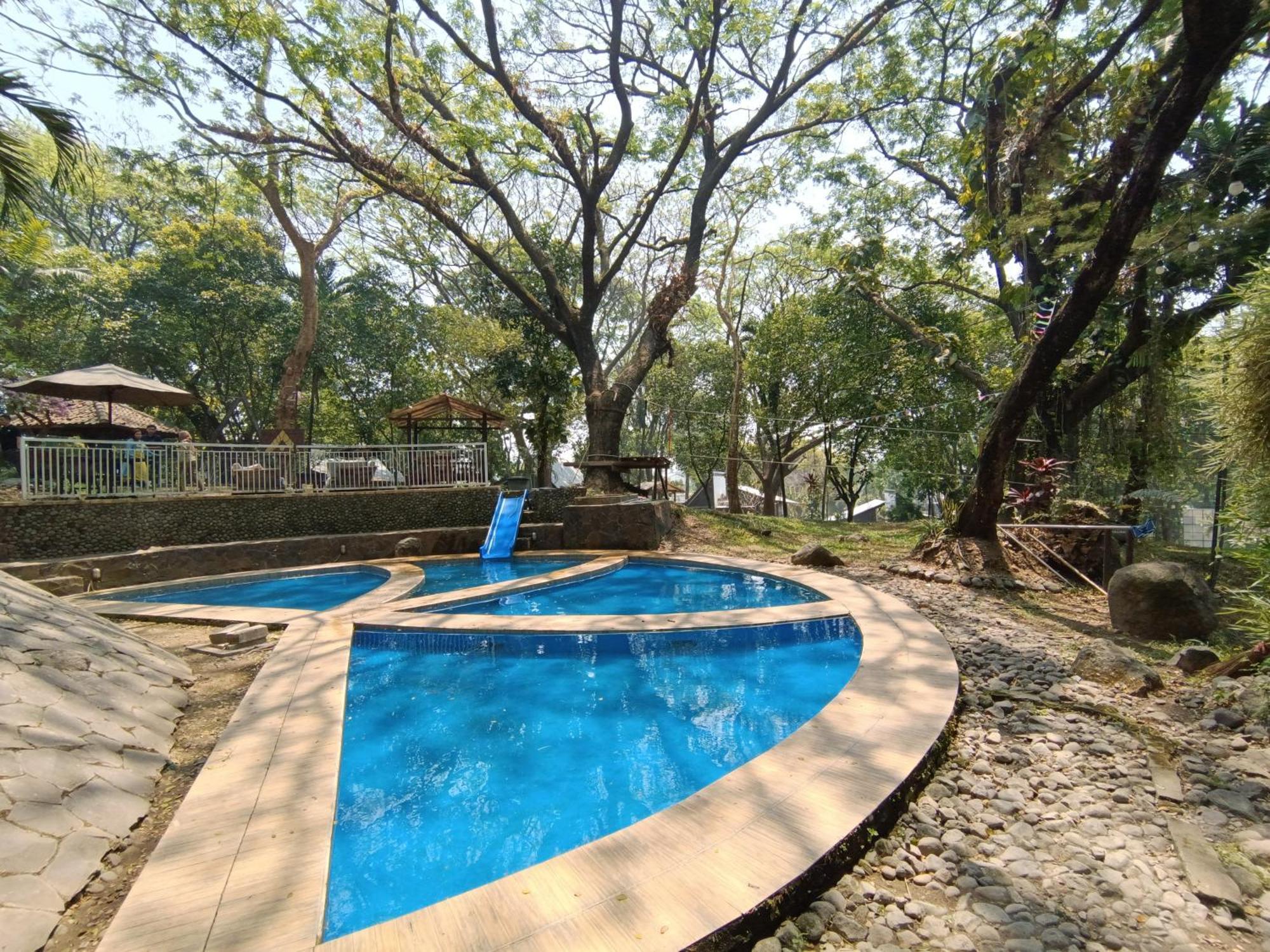 Grand Mulia Sakinah Boutique Resort Pandaan Pasuruan Buitenkant foto