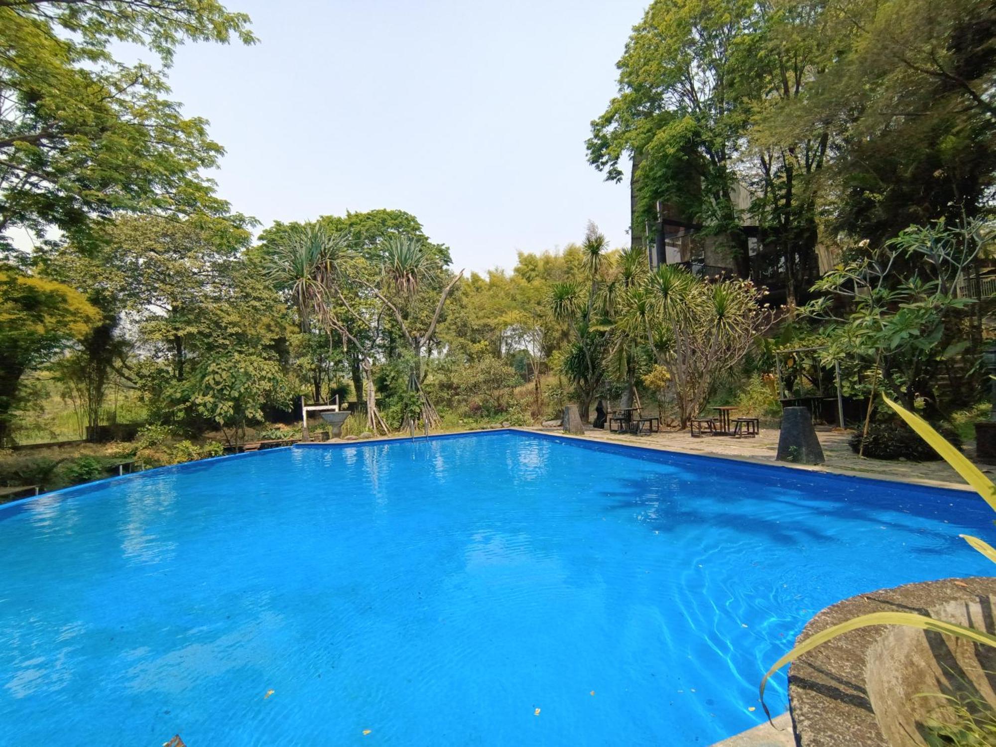 Grand Mulia Sakinah Boutique Resort Pandaan Pasuruan Buitenkant foto