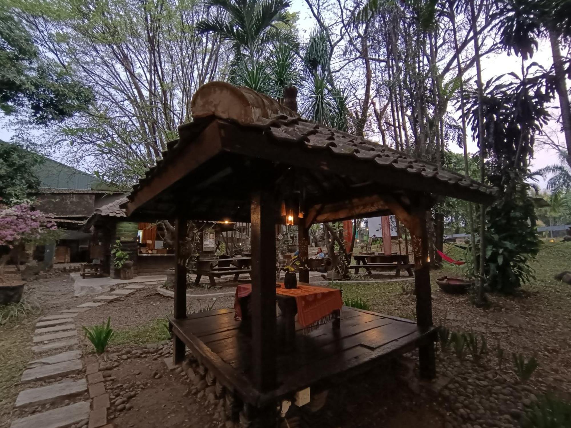Grand Mulia Sakinah Boutique Resort Pandaan Pasuruan Buitenkant foto